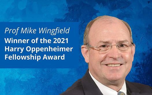 Prof Mike Wingfield receives Harry Oppenheimer Award